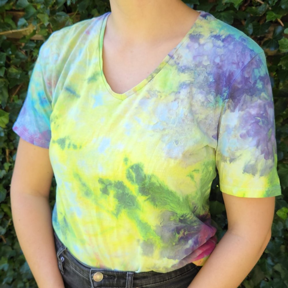 hand-tie-dyed V-neck shirt -- fitted Large, Bershka "Keep It Cool" light cotton